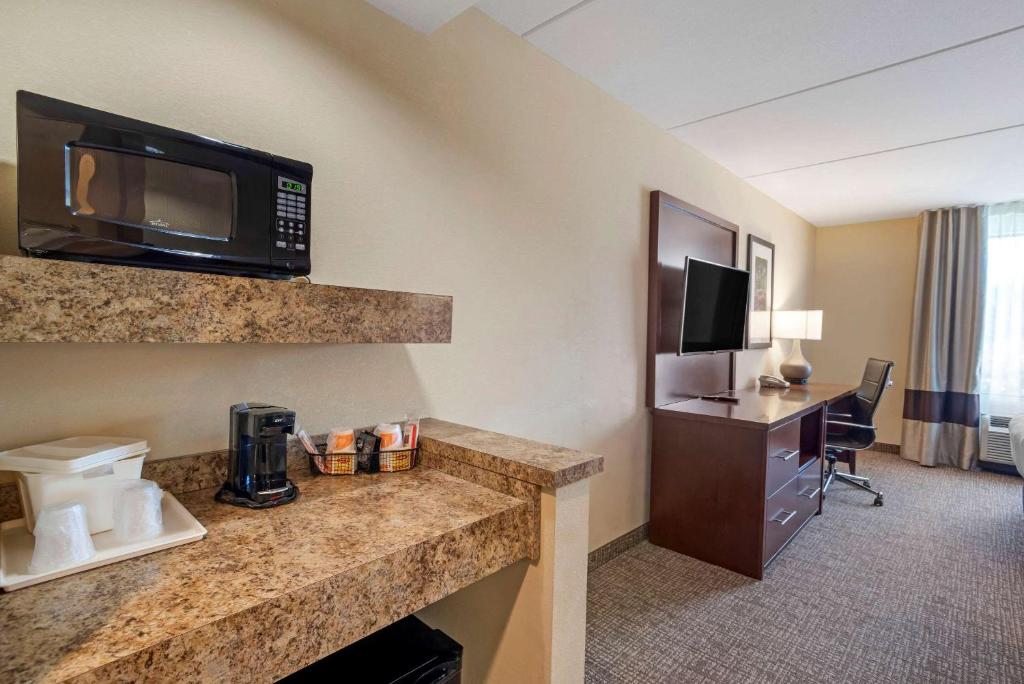 Double Room with Two Double Beds – Non-Smoking