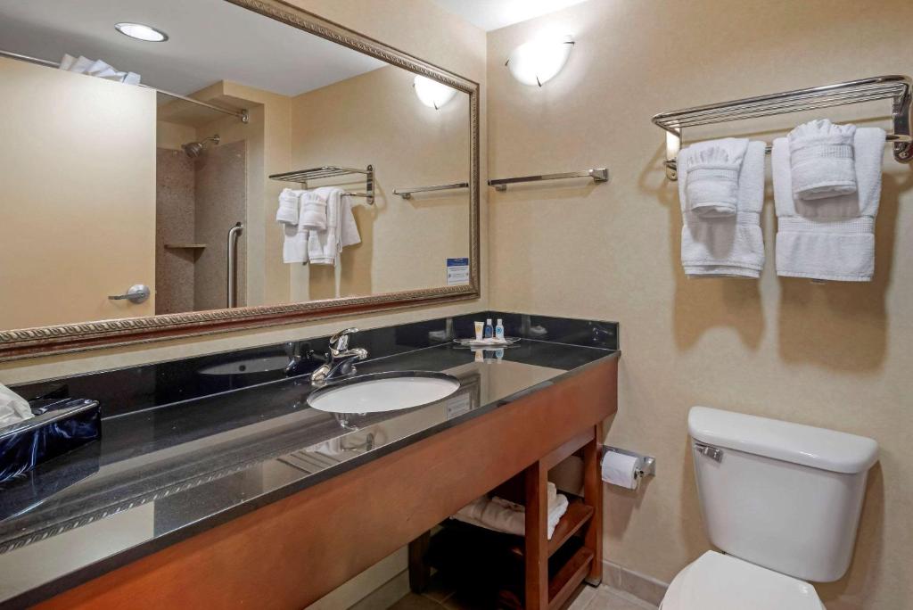 Double Room with Two Double Beds – Non-Smoking