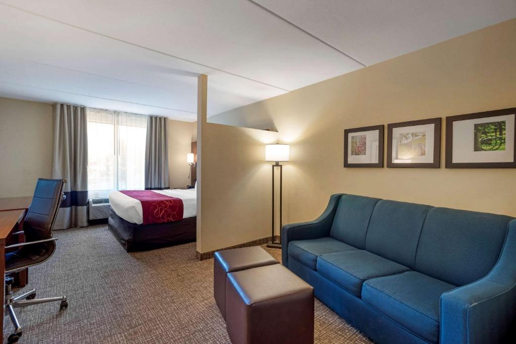 Double Suite with Two Double Beds – Non-Smoking