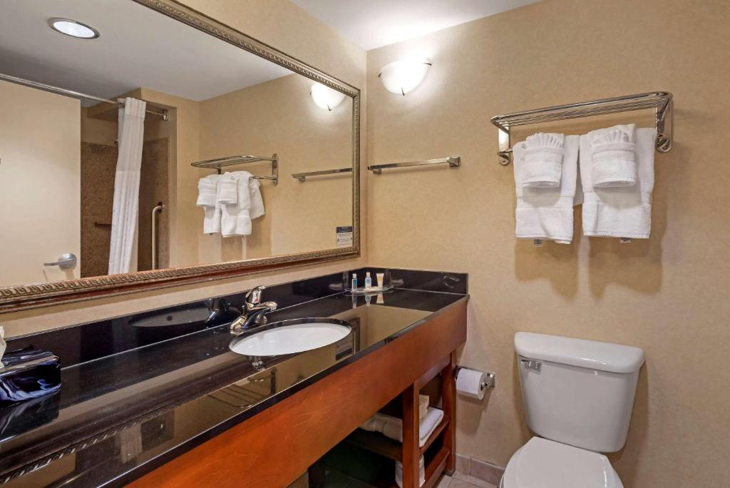 Double Suite with Two Double Beds – Non-Smoking