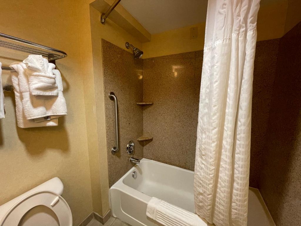 Double Suite with Two Double Beds – Non-Smoking