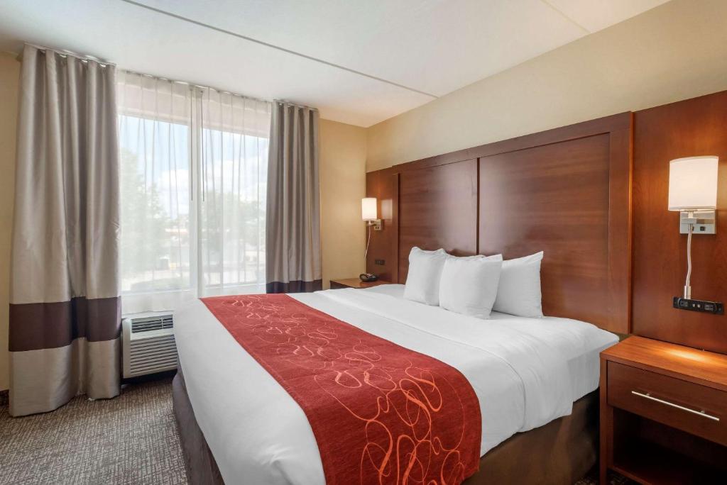 Double Suite with Two Double Beds – Non-Smoking