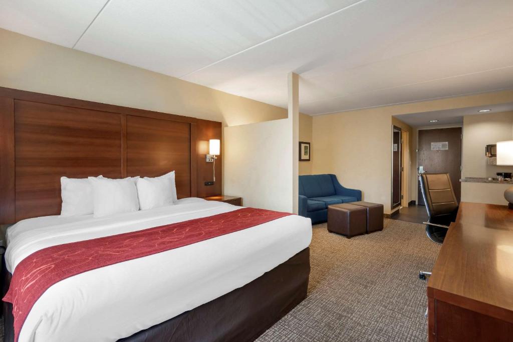 Double Suite with Two Double Beds – Non-Smoking