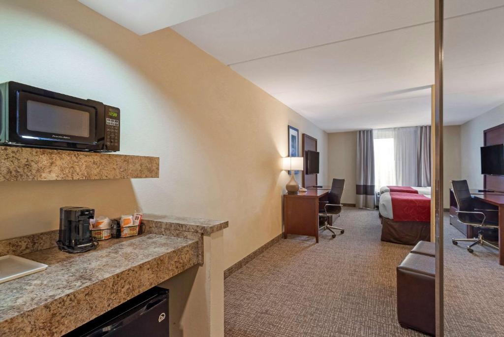 Double Suite with Two Double Beds – Non-Smoking