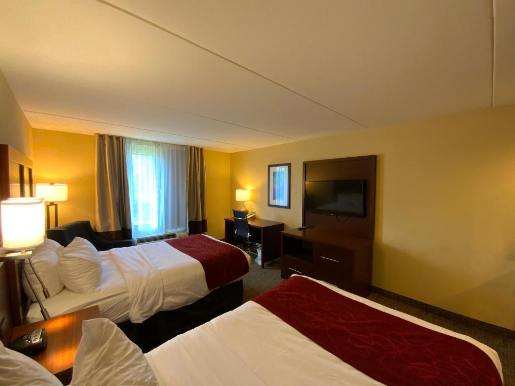 Double Suite with Two Double Beds – Non-Smoking