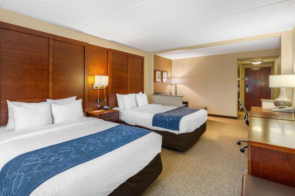 Queen Suite with Two Queen Beds