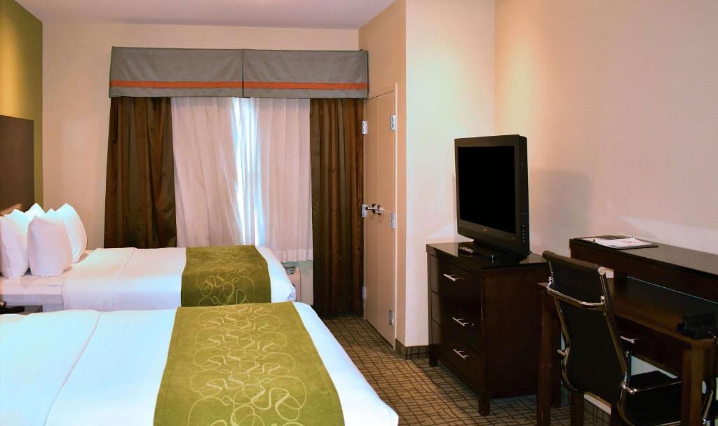 Queen Suite with Two Queen Beds – AccessibleNon-Smoking