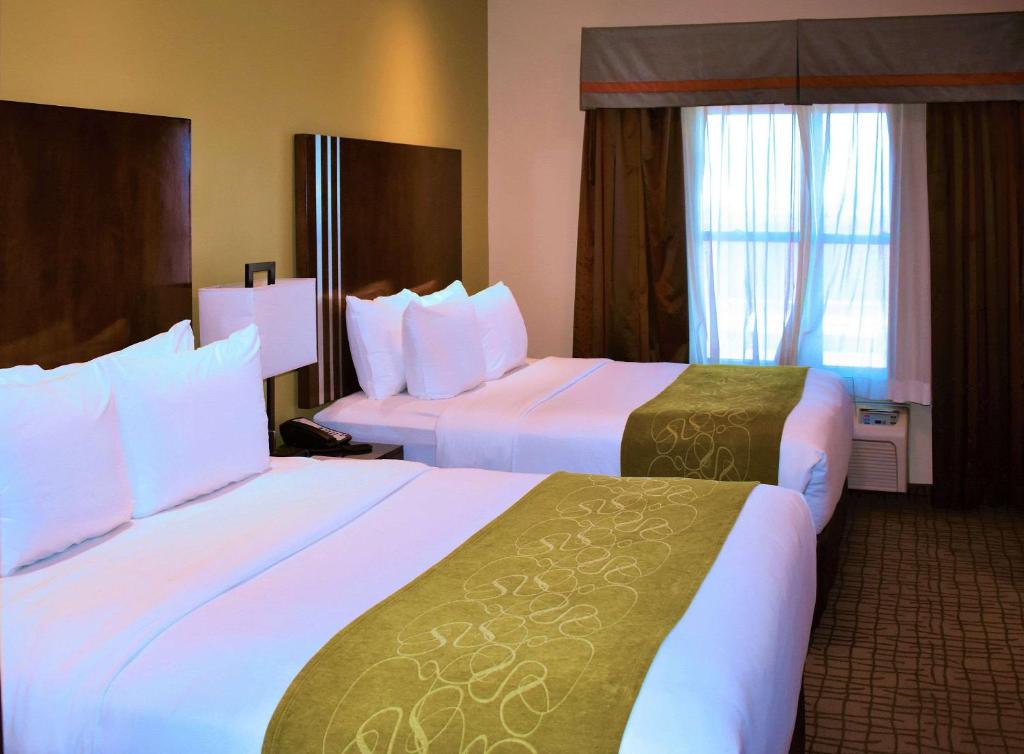 Queen Suite with Two Queen Beds – AccessibleNon-Smoking