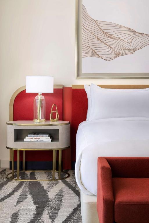 One-Bedroom King Suite with Strip View