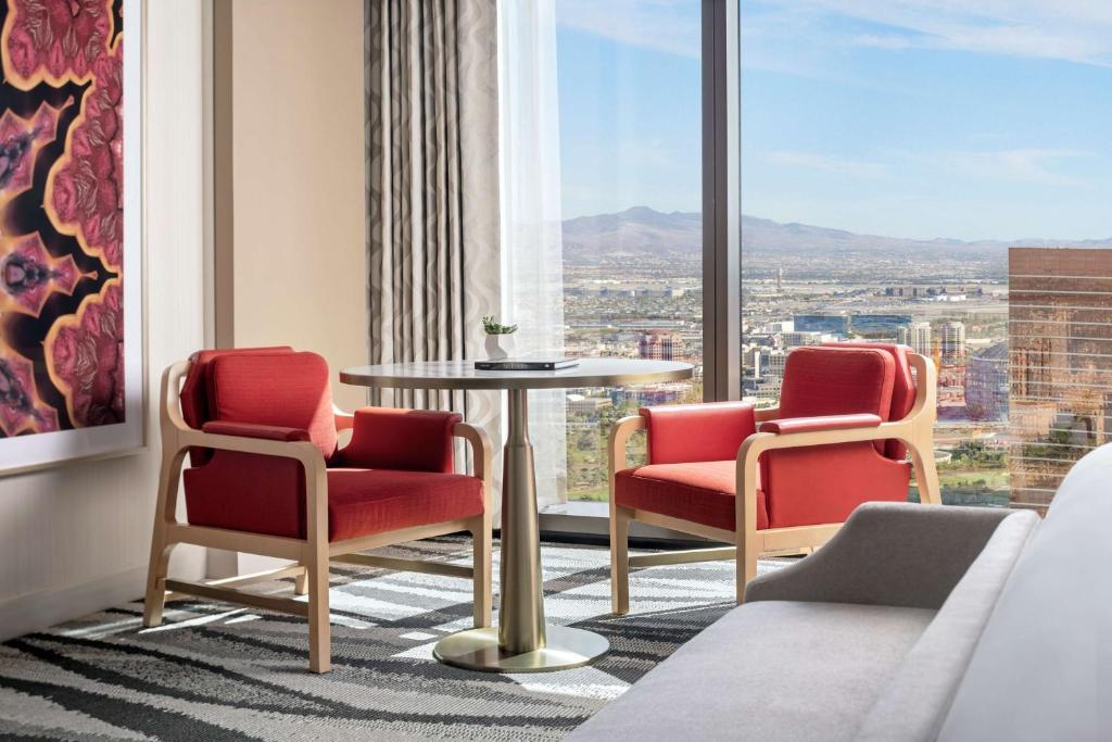 Premium King Room with Strip View