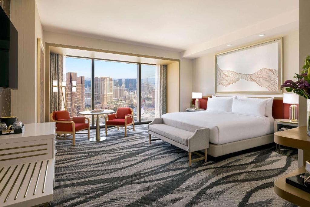 Premium King Room with Strip View – Hearing Accessible