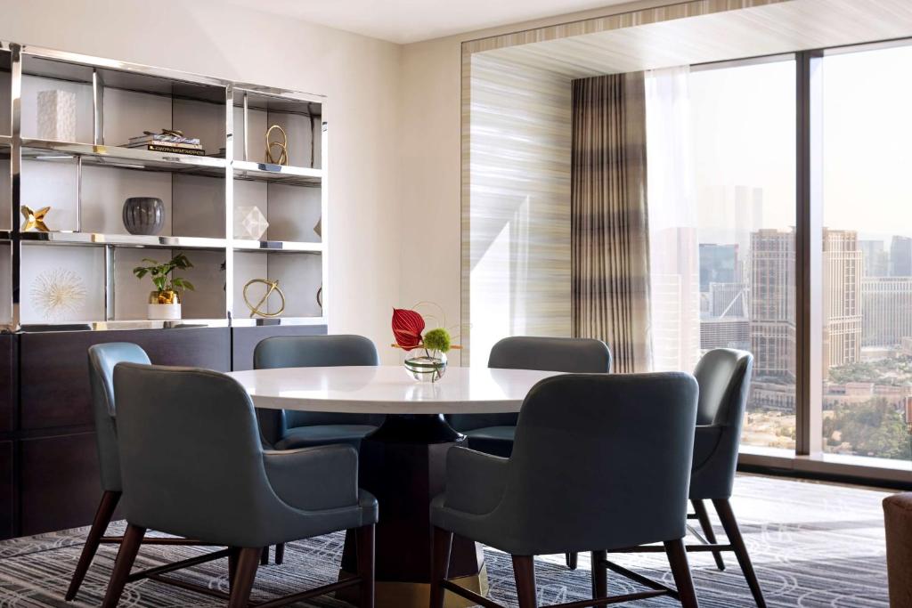 Two-Bedroom Presidential Suite