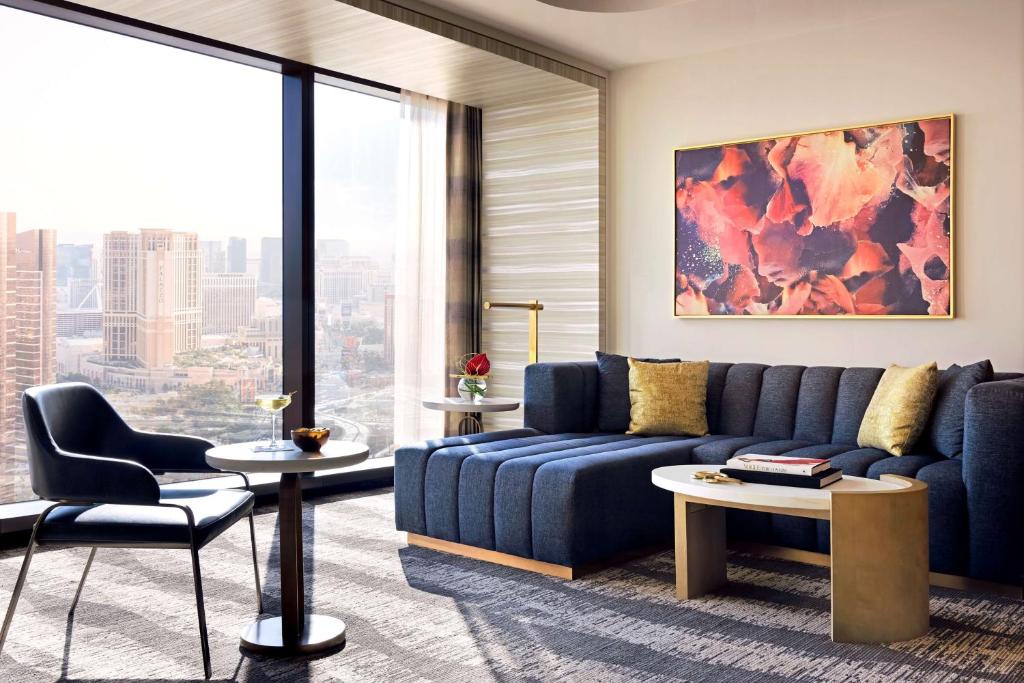 Two-Bedroom Presidential Suite