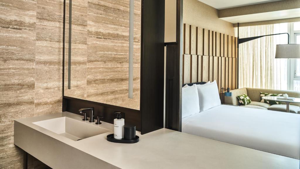 Premium King Room with View