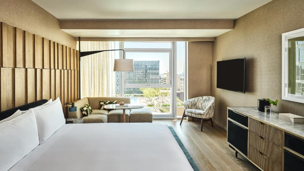 Premium King Room with View and Mobility Accessible Tub