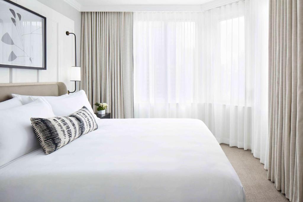 One-Bedroom King Suite with Park View