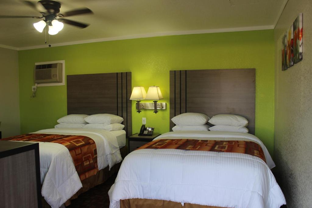 Double Room with Two Double Beds – Non-Smoking