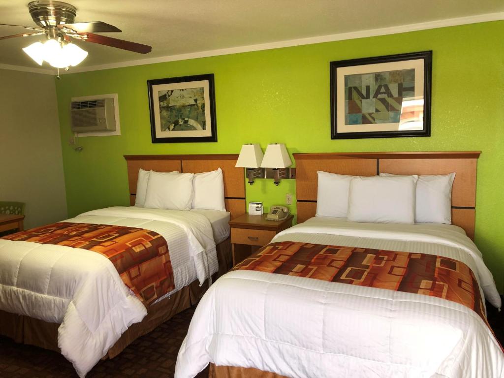 Double Room with Two Double Beds – Non-Smoking