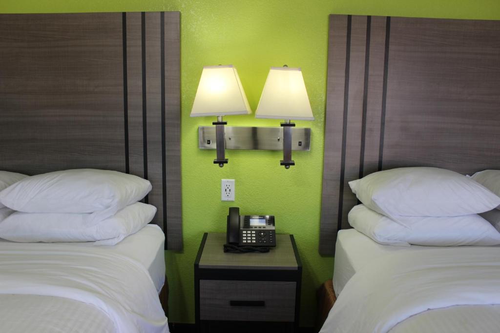 Double Room with Two Double Beds – Non-Smoking