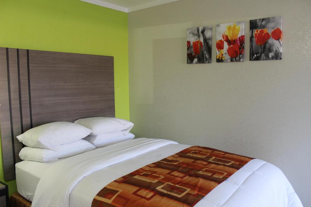 Double Room with Two Double Beds – Non-Smoking