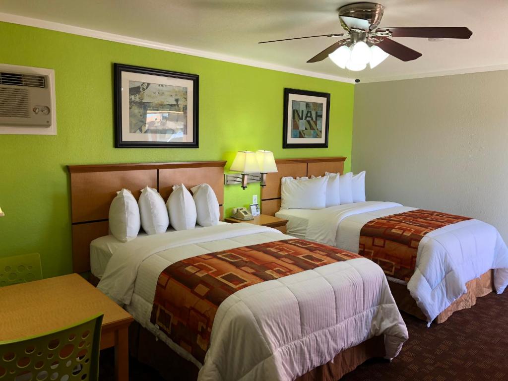 Double Room with Two Double Beds – Non-Smoking