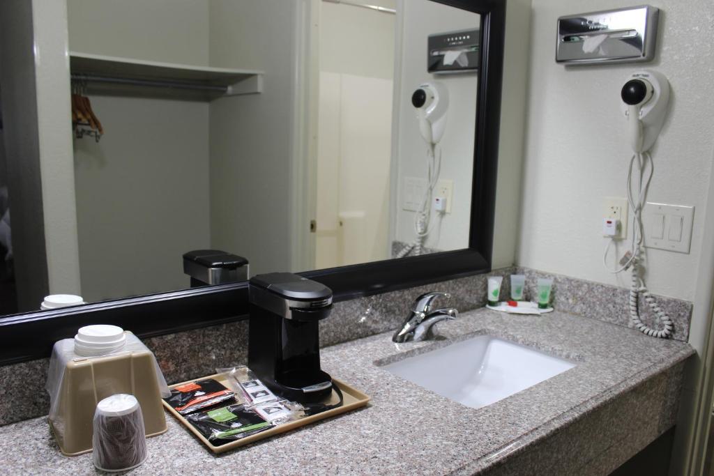 Double Room with Two Double Beds – Non-Smoking