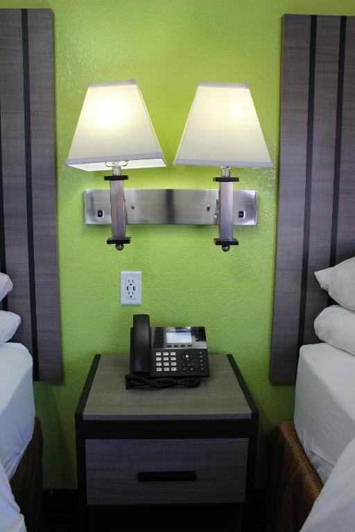 Double Room with Two Double Beds – Non-Smoking