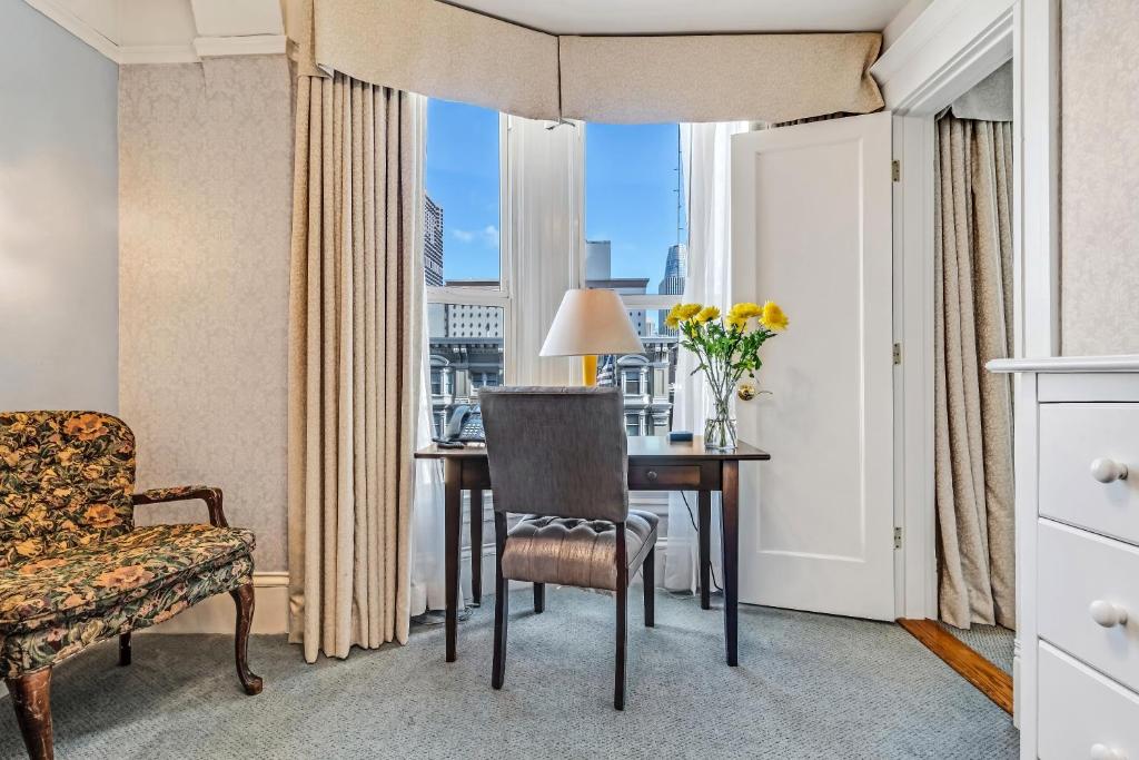 Junior Suite with private bathroom