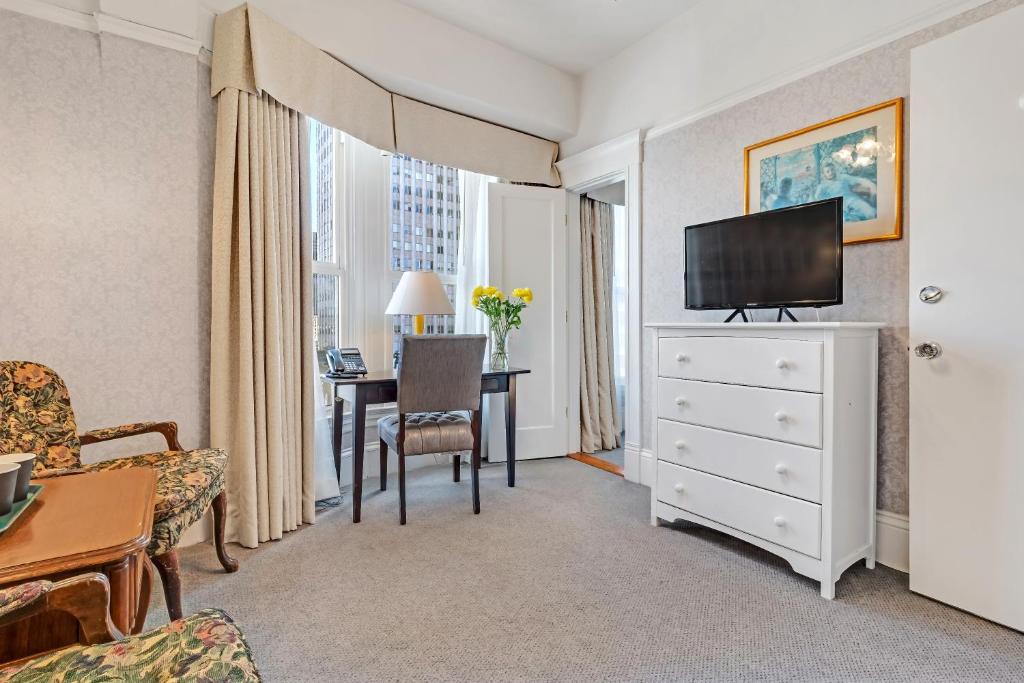 Junior Suite with private bathroom