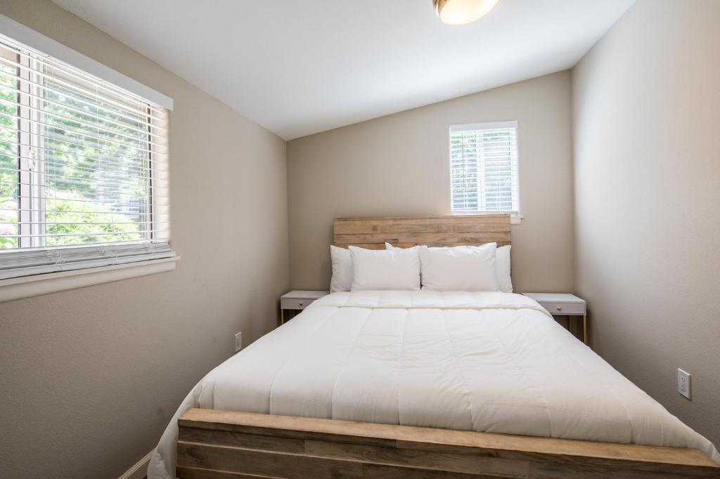 Cottage with Garden View