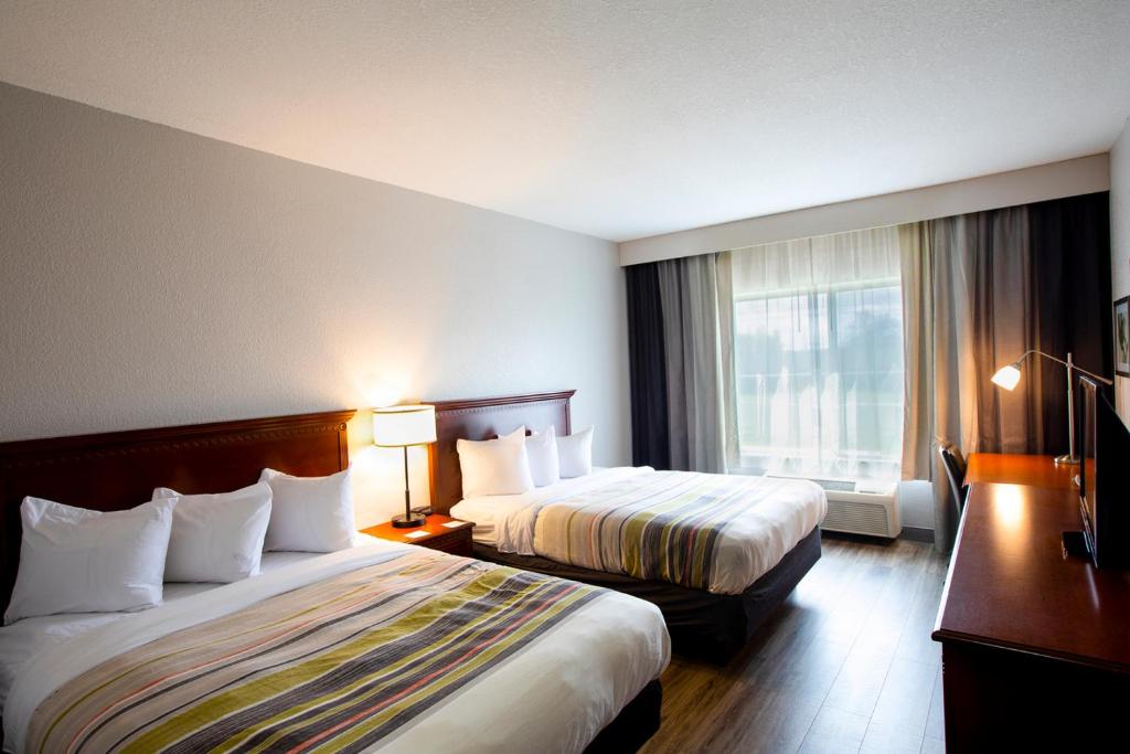 One-Bedroom Suite with Two Queen Beds – Non-Smoking