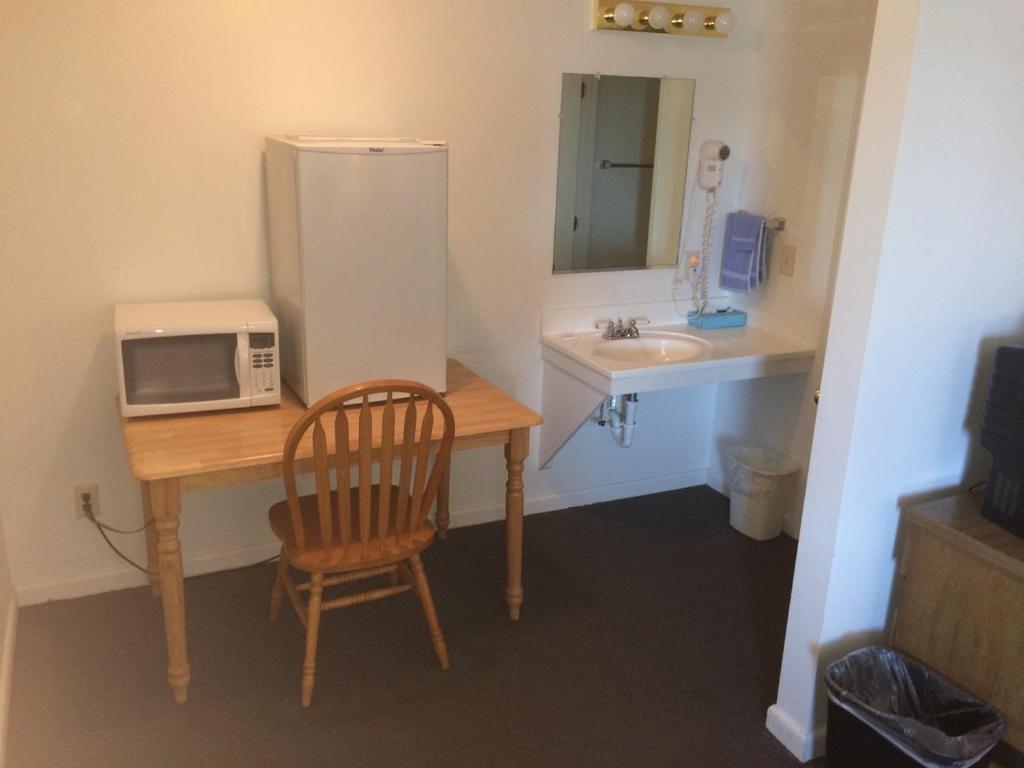 Queen Room – Non-Smoking