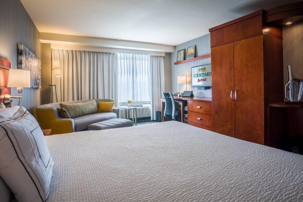 King Room with Sofa Bed