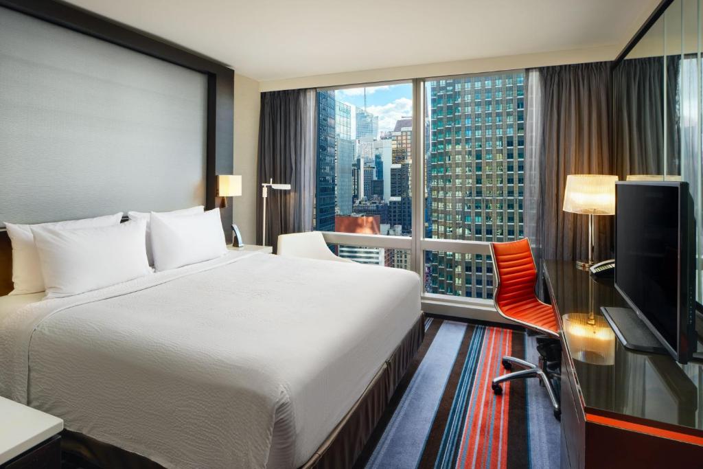 King or Queen Room with City View – Hearing Accessible