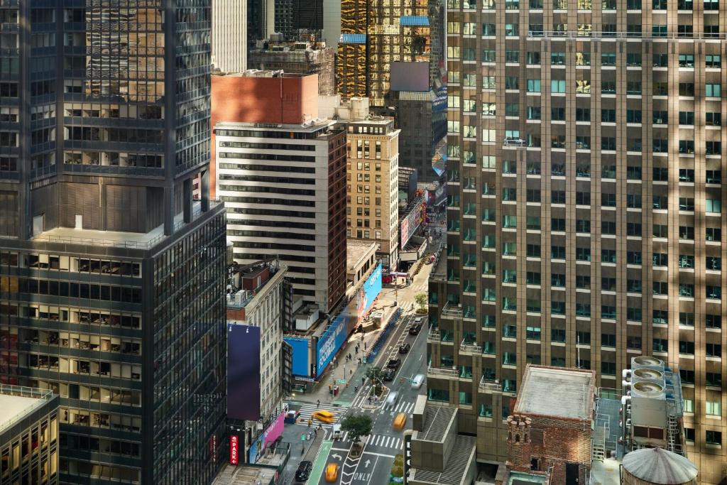 King or Queen Room with City View – Hearing Accessible