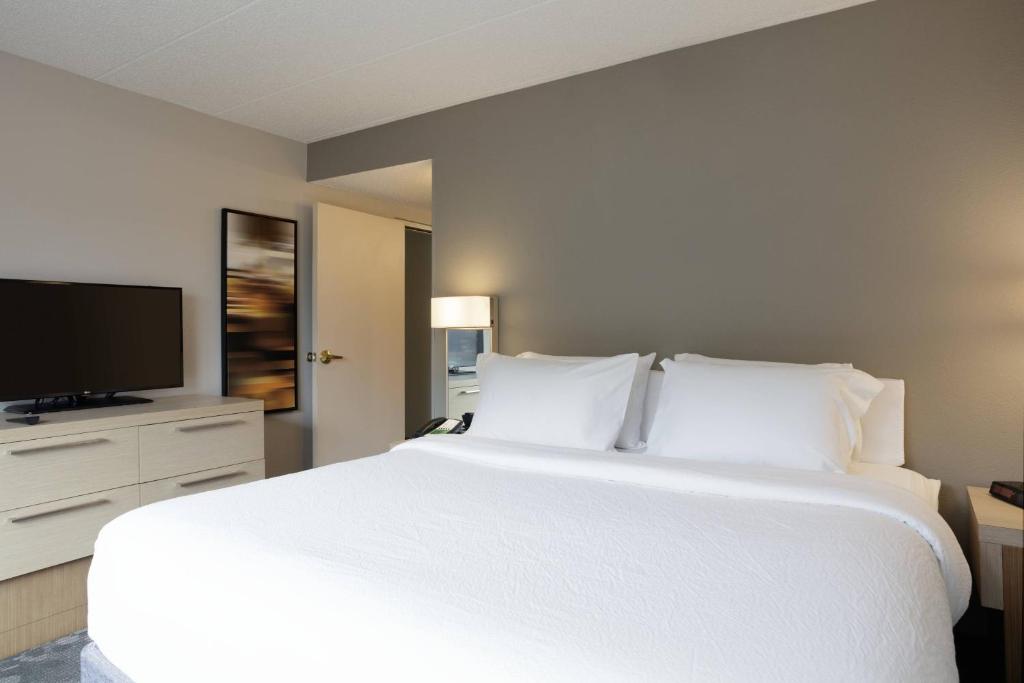 King Room with Sofa Bed