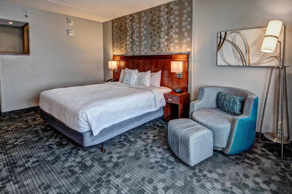 King Room with Sofa Bed