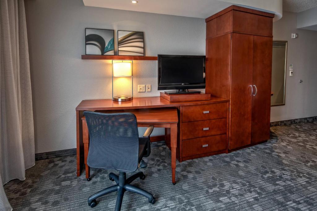 King Room with Sofa Bed