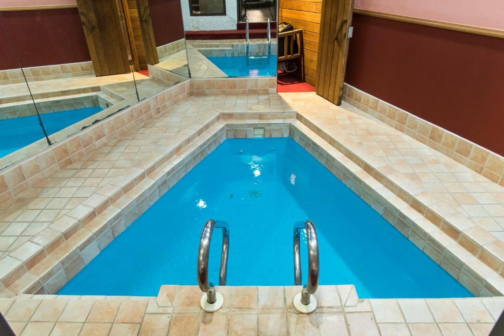 Garden of Eden Apple Suite