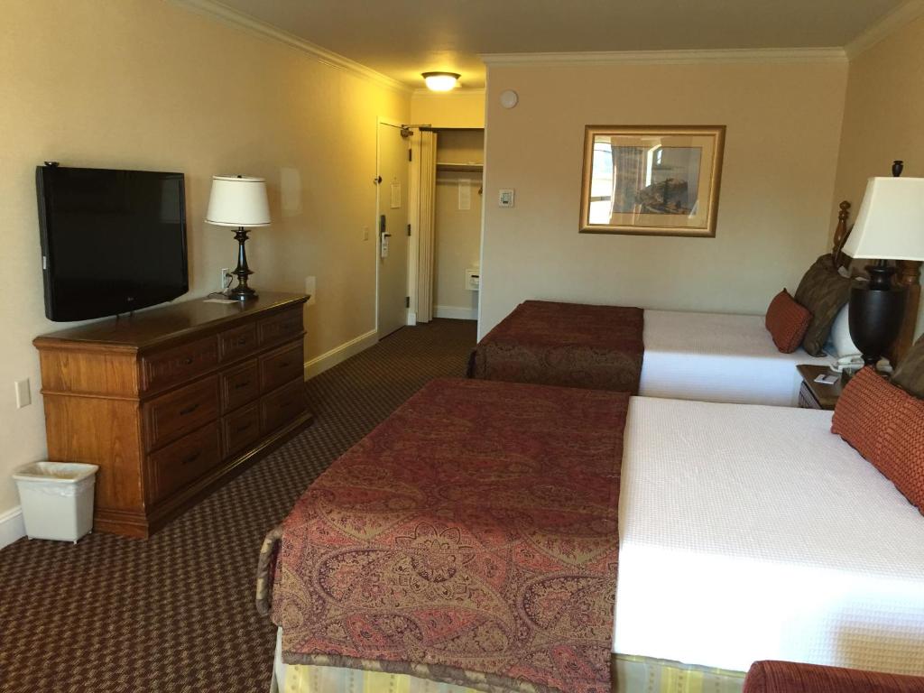 Queen Room with Two Queen Beds