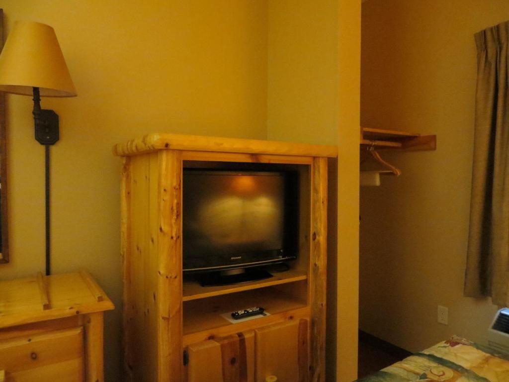 Queen Room with Two Queen Beds – No Elevator Access