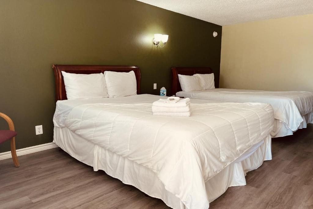 2 Queen Beds Non-Smoking