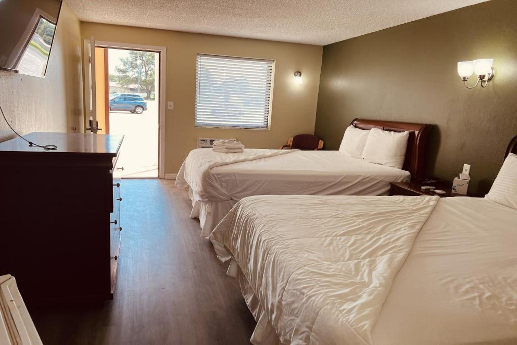 2 Queen Beds Non-Smoking