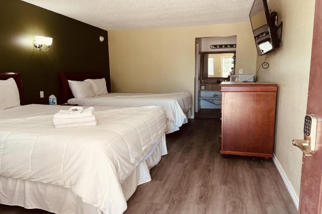 2 Queen Beds Non-Smoking