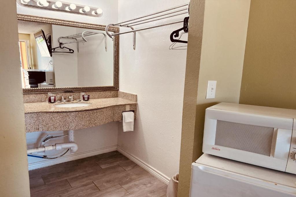 King Bed Non-Smoking