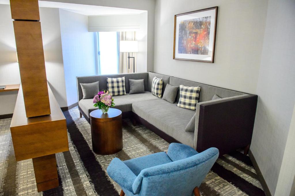 Superior King Room – Non-Smoking