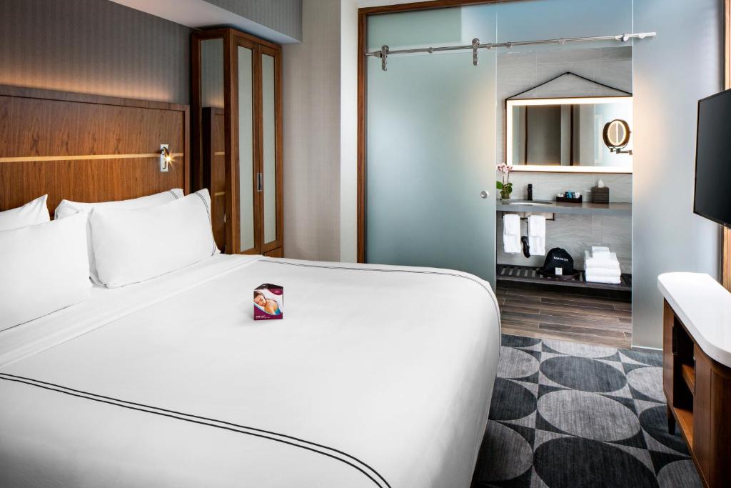 Executive Suite – Non-Smoking