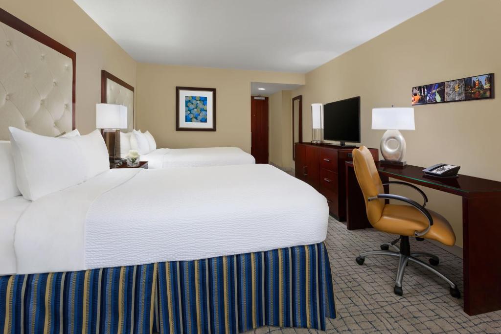 Traditional Double Room with Two Double Beds – Non-Smoking