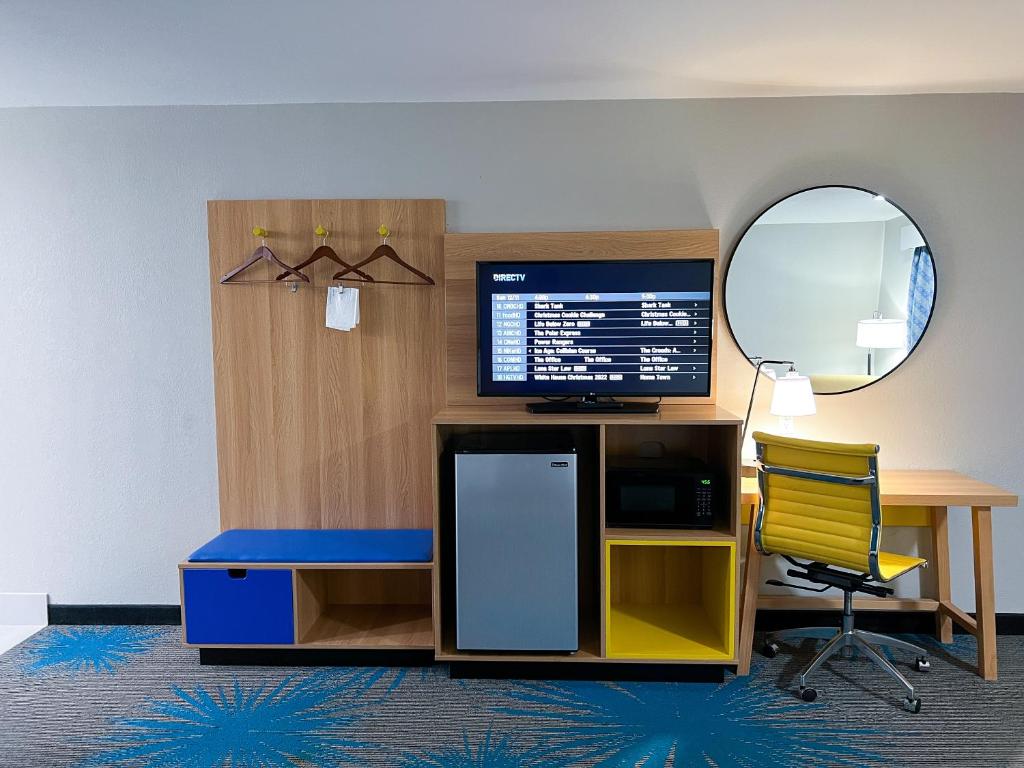 King Studio Suite – Non-Smoking