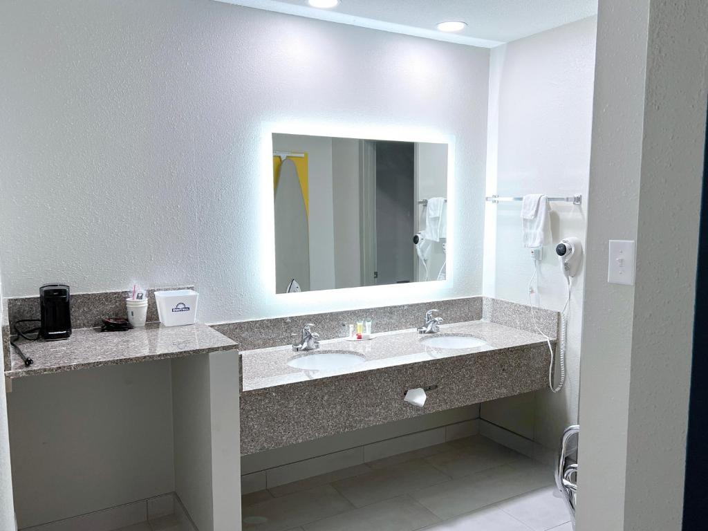 King Studio Suite – Non-Smoking